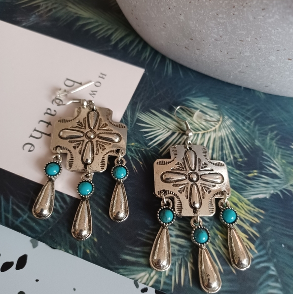 Hammered Silver and Turquoise Earrings - Picture 8 of 9